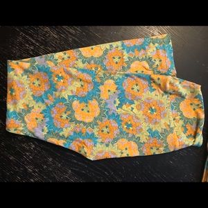 LuLaRoe OS NWOT Leggings
